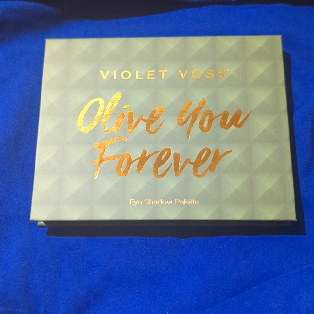 Violet Voss Olive you Forever Palette